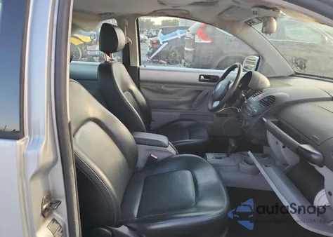 2005 Volkswagen New Beetle Gls from USA, damaged, VIN 3VWCK31C35M410861